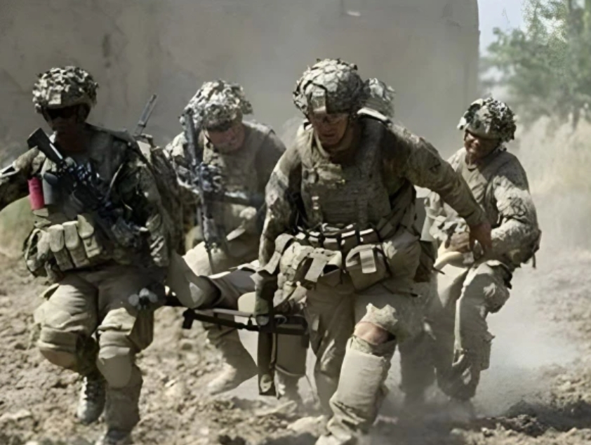 مسلح شخص کا امریکی فوجیوں پر حملہ، 3 ہلاکتیں اور 3 زخمی